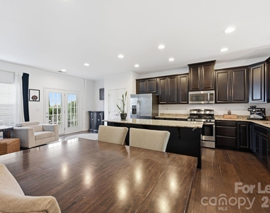1353 Jacemans Way - Photo Thumbnail 13