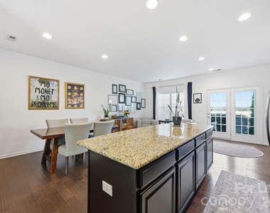 1353 Jacemans Way - Photo Thumbnail 12