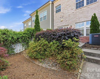 1353 Jacemans Way - Photo Thumbnail 36