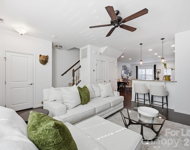 1353 Jacemans Way - Photo Thumbnail 6
