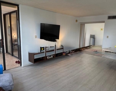 16300 Golf Club Road - Photo Thumbnail 10