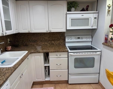 16300 Golf Club Road - Photo Thumbnail 15
