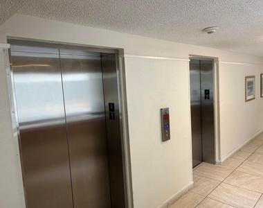 16300 Golf Club Road - Photo Thumbnail 5