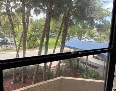 16300 Golf Club Road - Photo Thumbnail 12