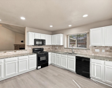 1328 Homestead Street - Photo Thumbnail 8