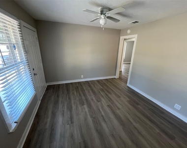 1622 Centerville Road - Photo Thumbnail 4