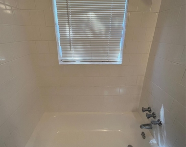 1622 Centerville Road - Photo Thumbnail 12