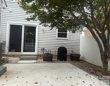 4005 Christine Lane - Photo Thumbnail 10