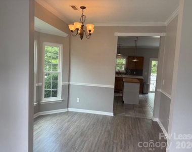 4005 Christine Lane - Photo Thumbnail 2