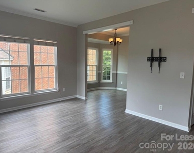 4005 Christine Lane - Photo Thumbnail 1