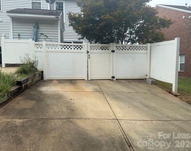 4005 Christine Lane - Photo Thumbnail 11