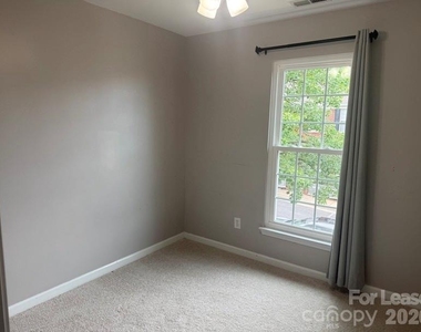 4005 Christine Lane - Photo Thumbnail 8
