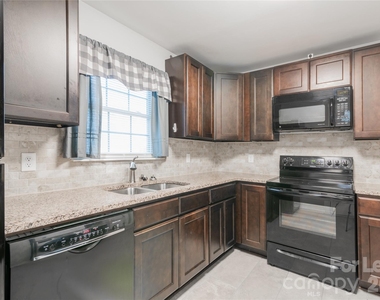 2108 Highland Street - Photo Thumbnail 8