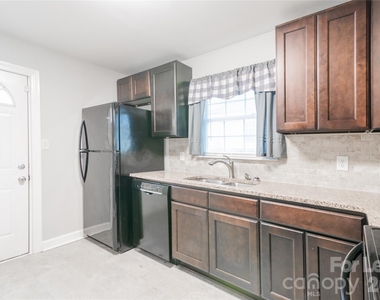 2108 Highland Street - Photo Thumbnail 5