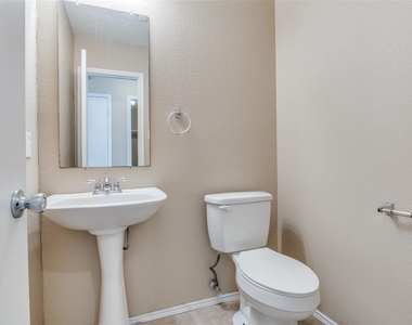 103 Bowie Street - Photo Thumbnail 26