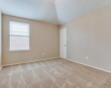 103 Bowie Street - Photo Thumbnail 24