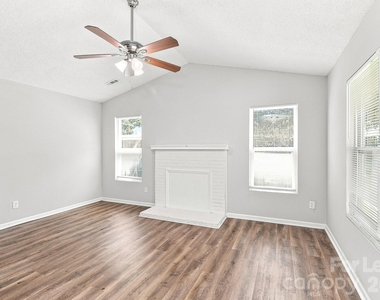 8419 Milton Morris Drive - Photo Thumbnail 5