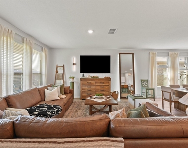 8912 Boulder Oak Boulevard - Photo Thumbnail 5