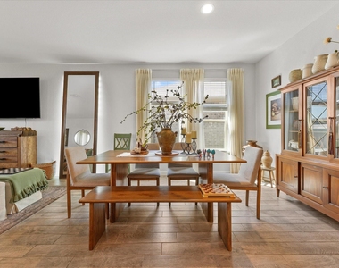 8912 Boulder Oak Boulevard - Photo Thumbnail 6