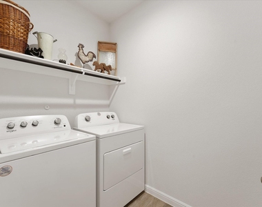 8912 Boulder Oak Boulevard - Photo Thumbnail 7
