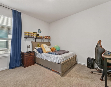 8912 Boulder Oak Boulevard - Photo Thumbnail 14