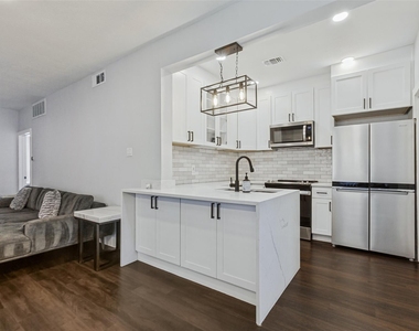 12660 Hillcrest Road - Photo Thumbnail 3
