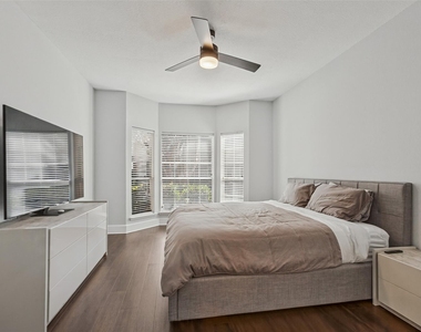 12660 Hillcrest Road - Photo Thumbnail 5