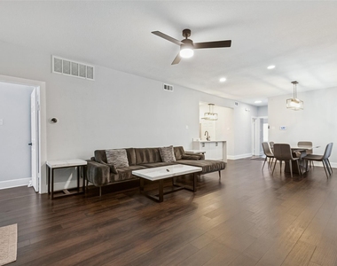 12660 Hillcrest Road - Photo Thumbnail 2
