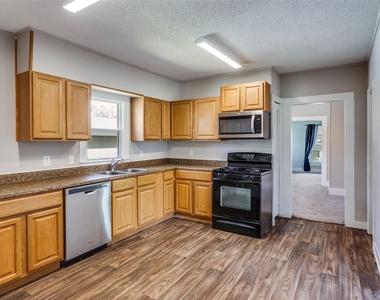 826 Mirike Drive - Photo Thumbnail 9