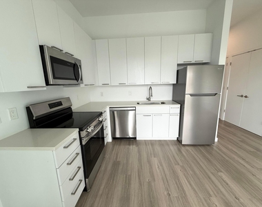 2121 Broward Avenue - Photo Thumbnail 1