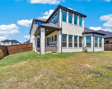 853 Calusa Drive - Photo Thumbnail 6