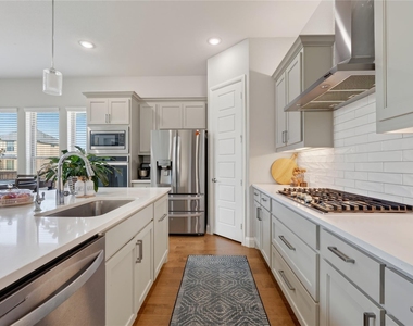 853 Calusa Drive - Photo Thumbnail 13