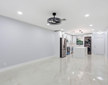 2975 Ne 2nd Avenue - Photo Thumbnail 5