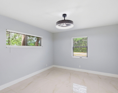 2975 Ne 2nd Avenue - Photo Thumbnail 13