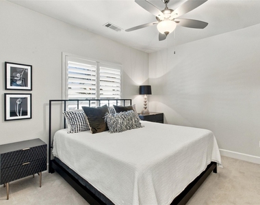 5539 Ellsworth Avenue - Photo Thumbnail 10