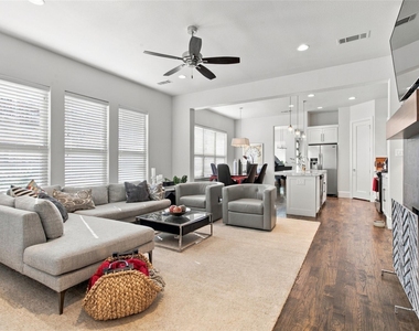 5539 Ellsworth Avenue - Photo Thumbnail 3
