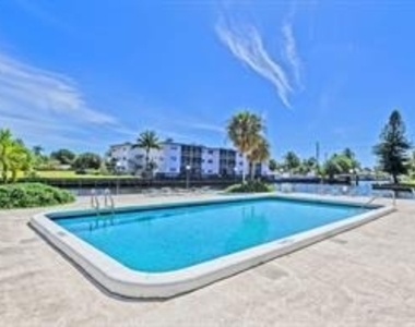2761 Taft Street - Photo Thumbnail 11