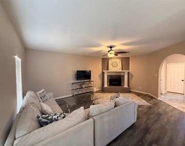 1421 Berkley Road - Photo Thumbnail 4