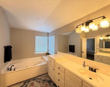 1421 Berkley Road - Photo Thumbnail 10