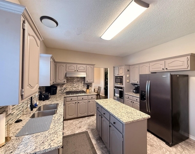 1421 Berkley Road - Photo Thumbnail 5