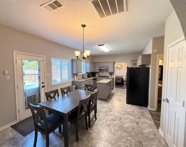 1421 Berkley Road - Photo Thumbnail 6
