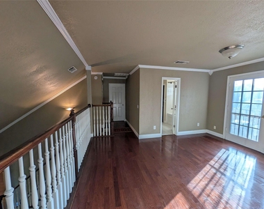 1940 Cedar Ridge Drive - Photo Thumbnail 35