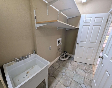1940 Cedar Ridge Drive - Photo Thumbnail 14