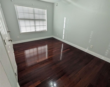 1940 Cedar Ridge Drive - Photo Thumbnail 31
