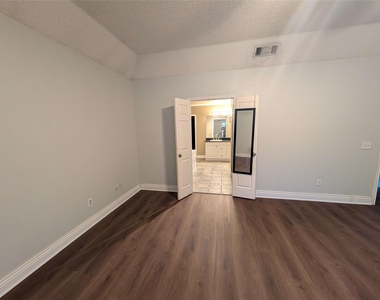 1940 Cedar Ridge Drive - Photo Thumbnail 24