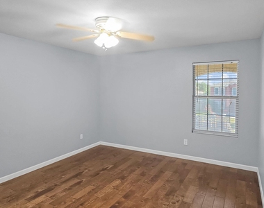 4602 Green Meadow Drive - Photo Thumbnail 14