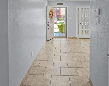 4602 Green Meadow Drive - Photo Thumbnail 7