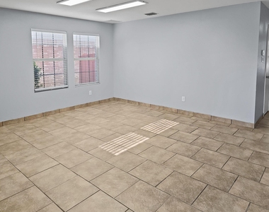 4602 Green Meadow Drive - Photo Thumbnail 6