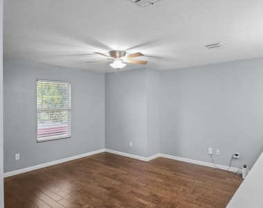 4602 Green Meadow Drive - Photo Thumbnail 11