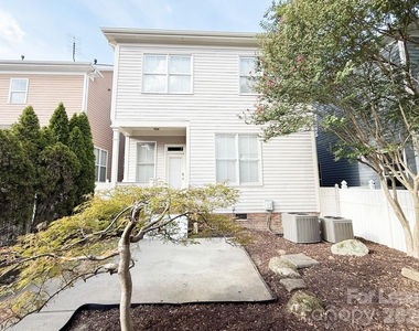 7023 Blakeney Greens Boulevard - Photo Thumbnail 19
